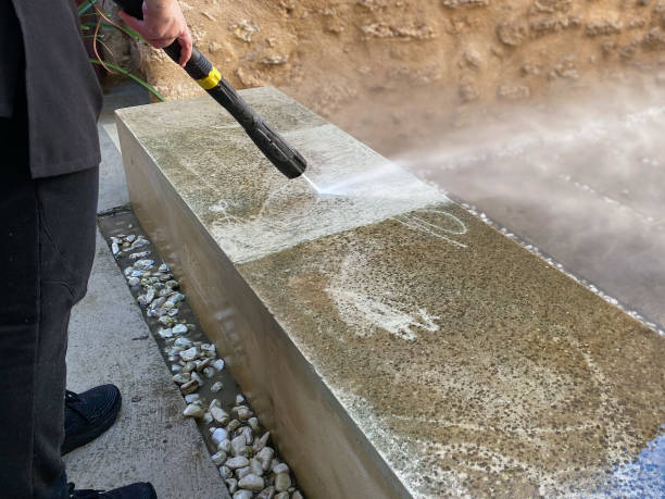 Best Deck Pressure Washing  in Cascade, IA